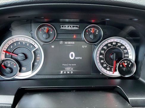 Used 2017 RAM 1500 Laramie w/ Convenience Group AWD/4WD image 24