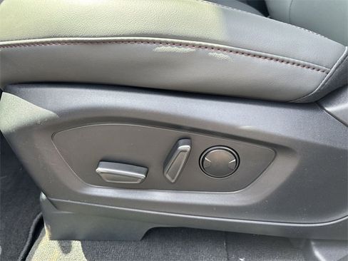 New 2025 Ford Explorer Active w/ Active Comfort Package image 12