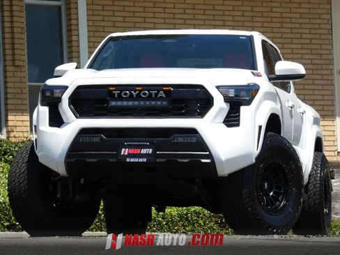 Used 2025 Toyota Tacoma SR RWD image 15