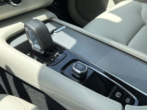 Certified 2023 Volvo XC90 B5 Core w/ Protection Package Premier AWD/4WD image 26