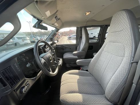 Used 2025 Chevrolet Express 3500 LT w/ LT Preferred Equipment Group RWD image 24