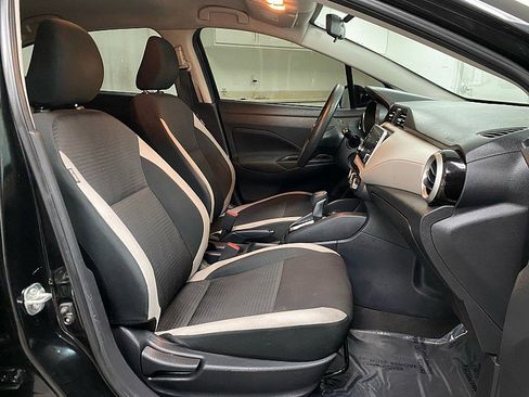 Used 2021 Nissan Versa SV image 14