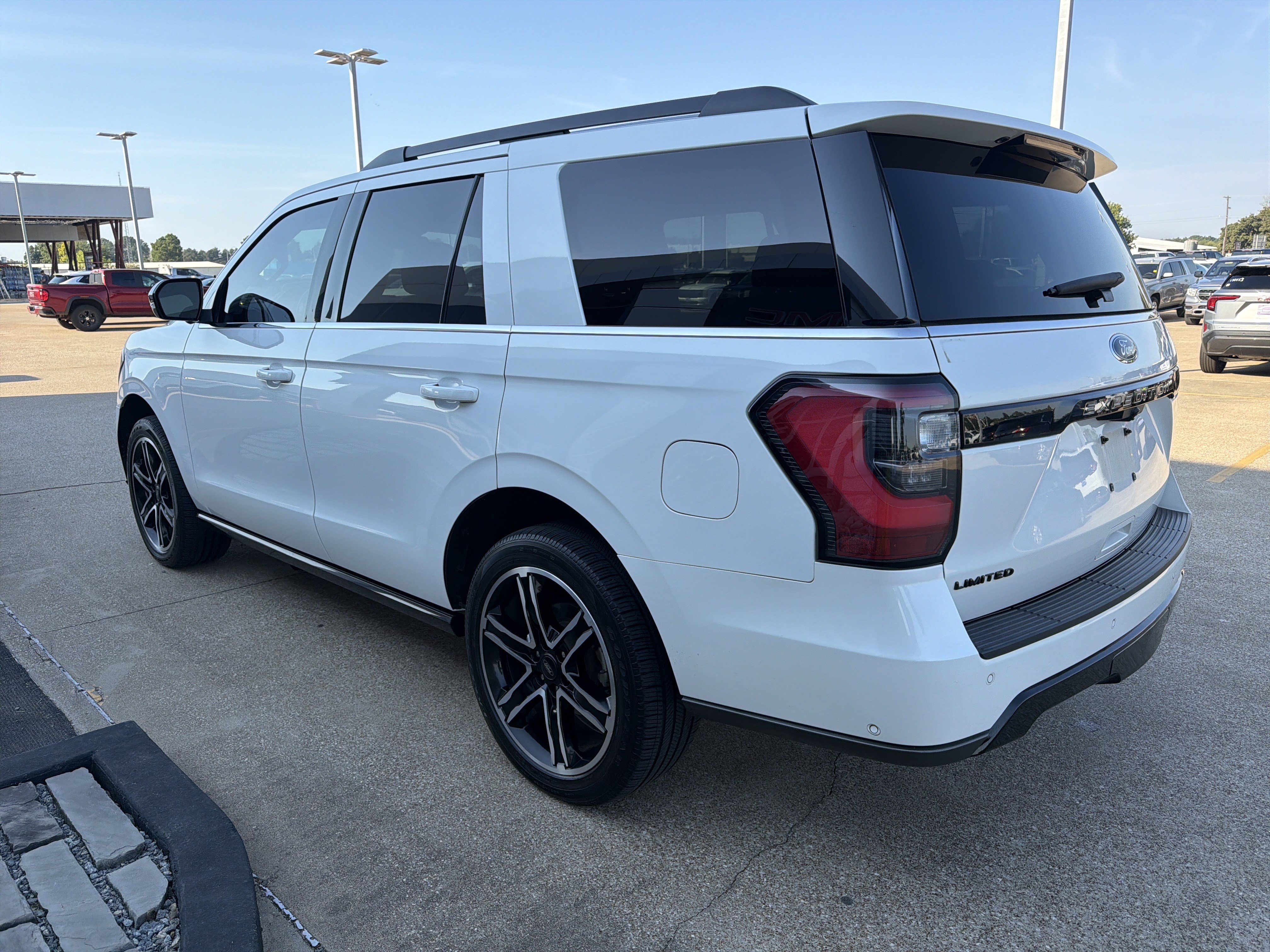 Used 2021 Ford Expedition Limited RWD image 4