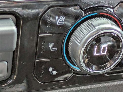 Used 2023 Chevrolet Silverado 1500 High Country w/ High Country Premium Package image 24