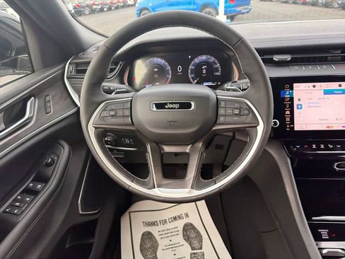 New 2026 Jeep Grand Cherokee L Limited w/ Limited Altitude Package image 14