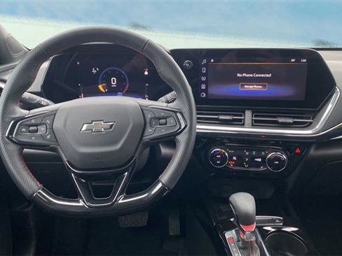 Used 2024 Chevrolet Trax RS w/ Sunroof Package image 9