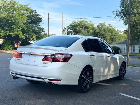 Used 2017 Honda Accord Sport Special Edition image 6