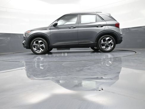 Certified 2024 Hyundai Venue SEL FWD image 33