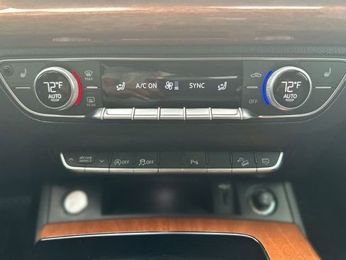 Used 2023 Audi Q5 2.0T Premium w/ Convenience Package AWD/4WD image 19