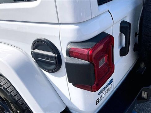 Used 2024 Jeep Wrangler Unlimited Sahara AWD/4WD image 28