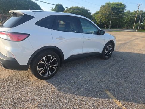 Used 2021 Ford Escape SE w/ SE Sport Appearance Package FWD image 12