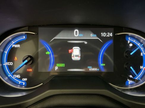 Used 2025 Toyota RAV4 XLE AWD/4WD image 18