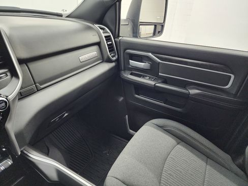 Used 2024 RAM 3500 Big Horn w/ Sport Appearance Package image 12