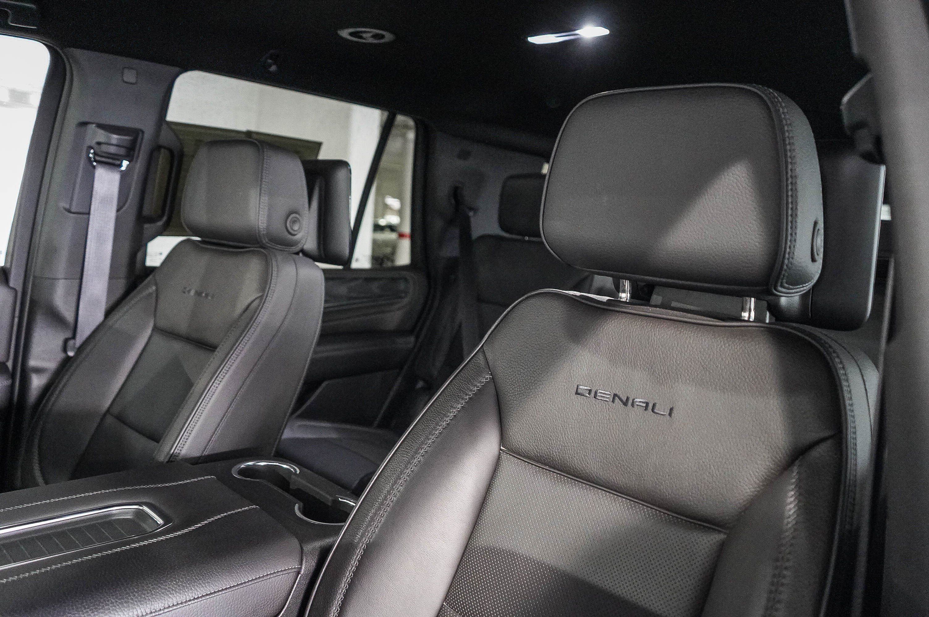 Used 2024 GMC Yukon Denali w/ Advanced Technology Package AWD/4WD image 26