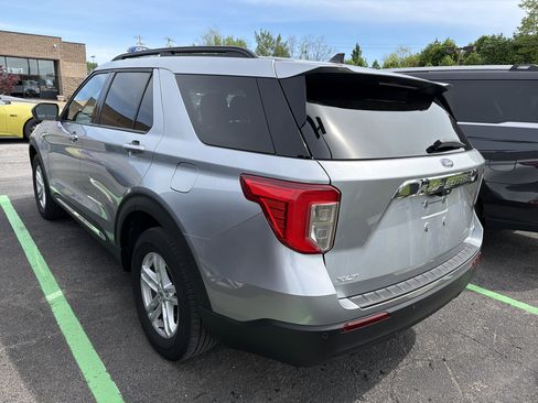 Used 2023 Ford Explorer XLT AWD/4WD image 5