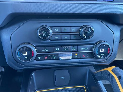 Used 2024 Ford Bronco Badlands AWD/4WD image 11
