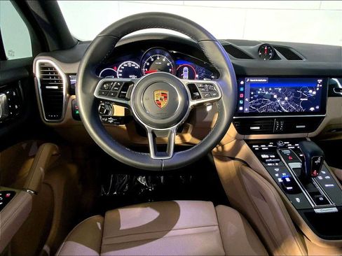 Certified 2023 Porsche Cayenne AWD/4WD image 13