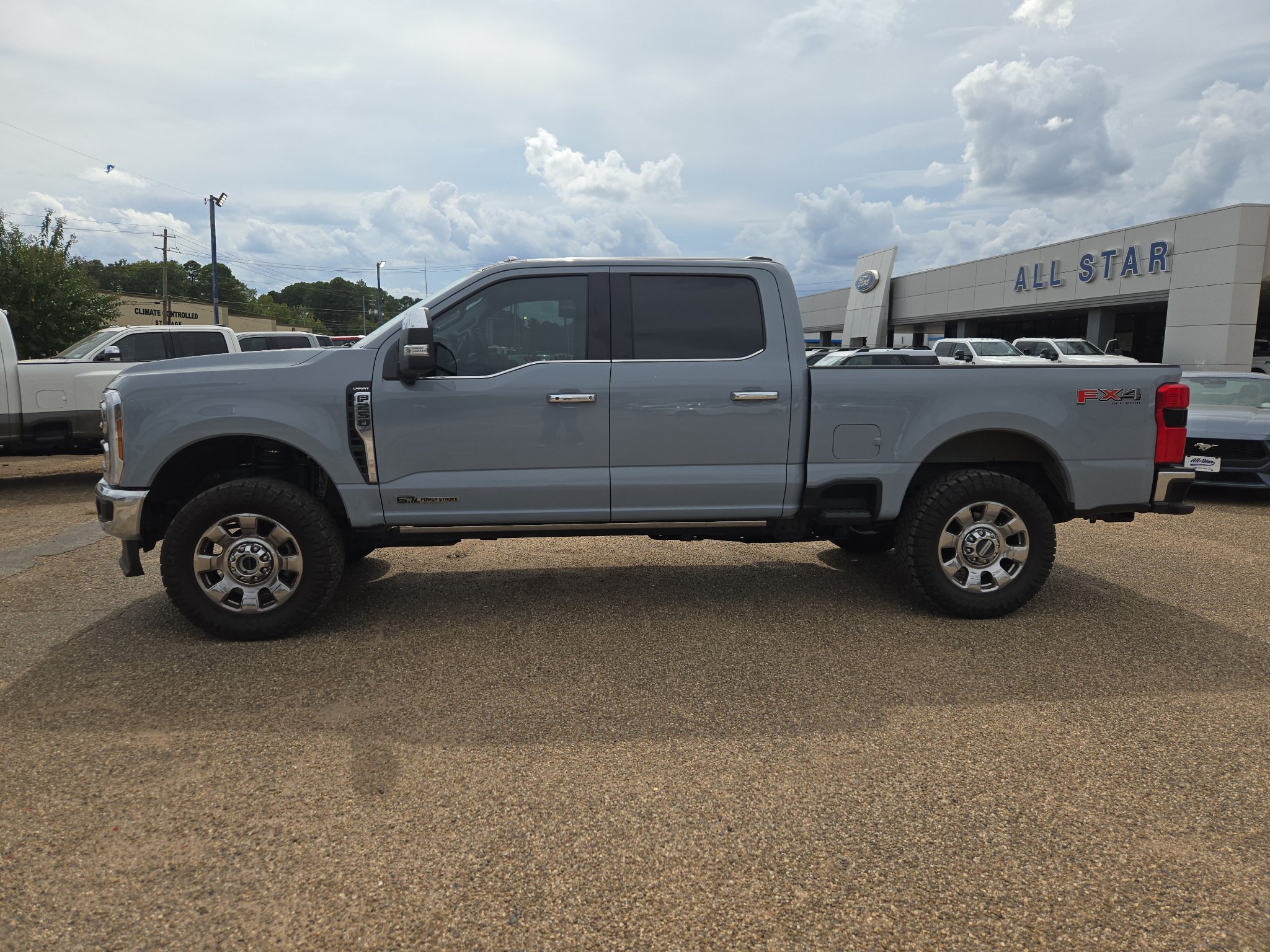 Used 2025 Ford F250 Lariat w/ Lariat Ultimate Package AWD/4WD image 2