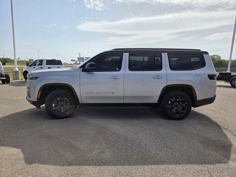 New 2026 Jeep Grand Wagoneer 4WD image 4