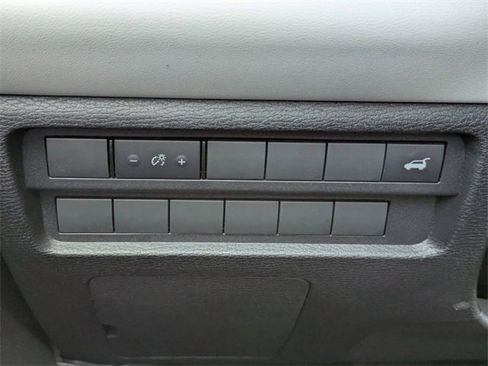 New 2025 Mitsubishi Outlander SE image 26