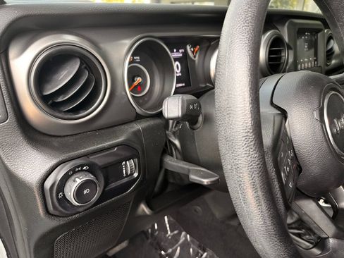 Used 2023 Jeep Wrangler Sport AWD/4WD image 12