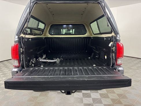 Used 2019 Toyota Tacoma TRD Off-Road image 19