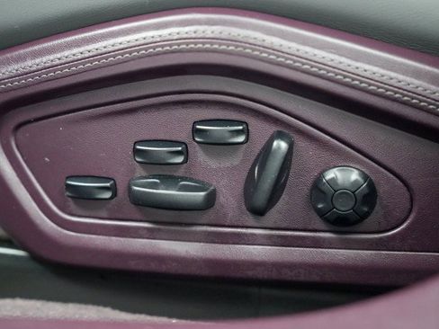 Used 2022 Porsche Taycan Turbo S image 28