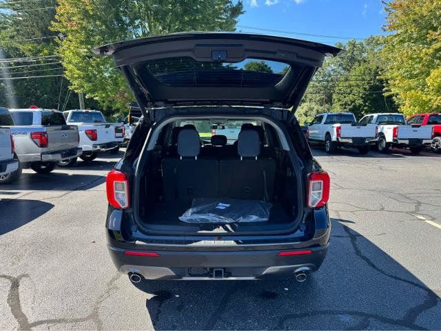 Certified 2023 Ford Explorer XLT w/ Equipment Group 202A AWD/4WD image 5