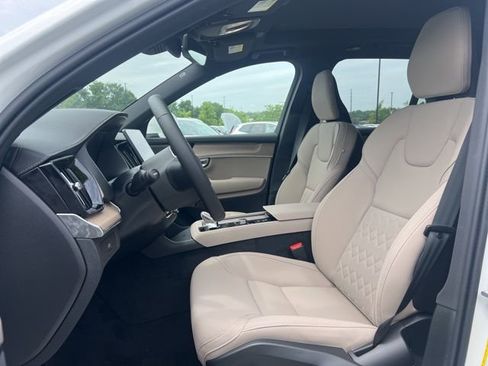 New 2026 Volvo XC90 B6 Plus w/ Protection Package Premier AWD/4WD image 13