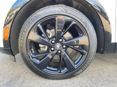 Used 2022 Buick Envision Essence w/ Sport Touring Package FWD image 32