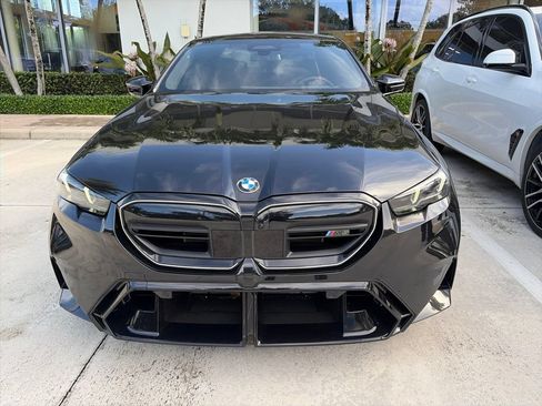 Used 2026 BMW M5 w/ Executive Package AWD/4WD image 2