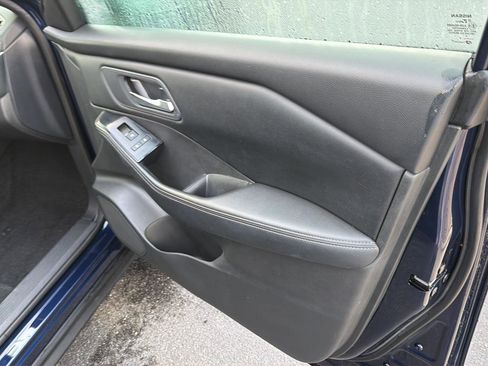Used 2024 Nissan Rogue SV FWD image 14