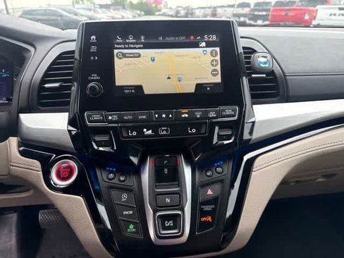 Used 2018 Honda Odyssey Elite image 16