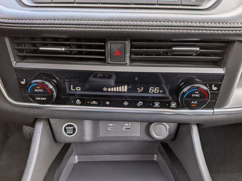 Used 2023 Nissan Rogue SV w/ SV Premium B Package FWD image 22