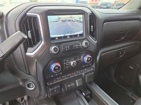 Used 2021 GMC Sierra 1500 AT4 w/ AT4 Premium Package AWD/4WD image 18