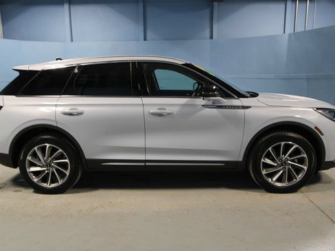 Used 2025 Lincoln Corsair AWD w/ Equipment Group 101A image 31