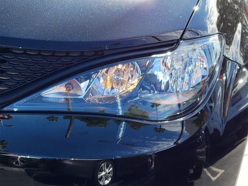 Used 2024 Chrysler Voyager LX image 25