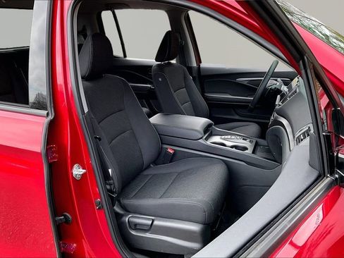 Used 2025 Honda Ridgeline Sport image 21