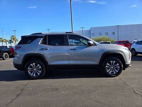 Used 2025 Chevrolet Equinox LT w/ Convenience Package II FWD image 7