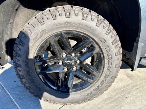 Used 2019 Chevrolet Silverado 1500 LT Trail Boss image 9