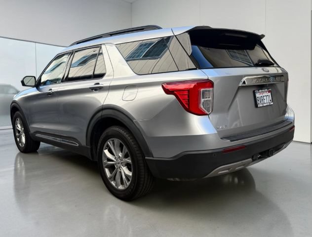 Used 2020 Ford Explorer XLT w/ Equipment Group 202A AWD/4WD image 4