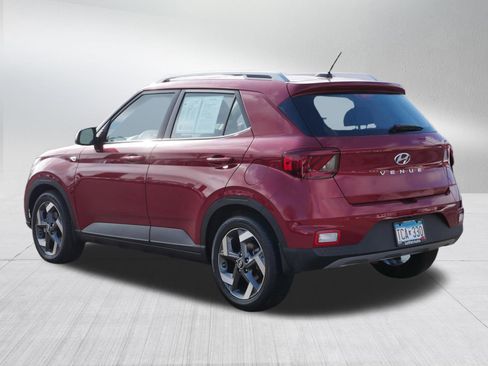 Certified 2025 Hyundai Venue Limited image 5