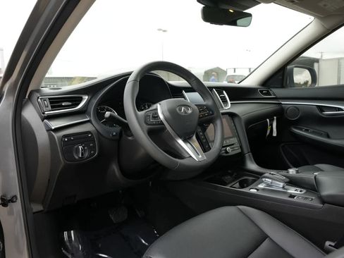 Certified 2025 INFINITI QX50 Luxe w/ Cargo Package AWD/4WD image 15