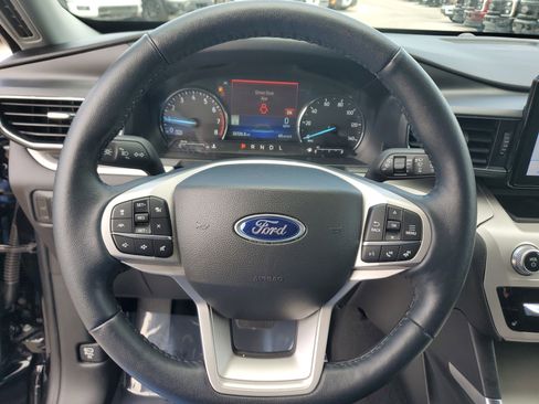 Used 2023 Ford Explorer XLT w/ Equipment Group 202A image 22