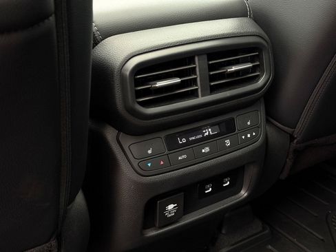 Used 2026 Honda Pilot Elite image 25