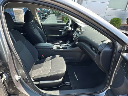 Used 2024 Nissan Sentra SV FWD image 23