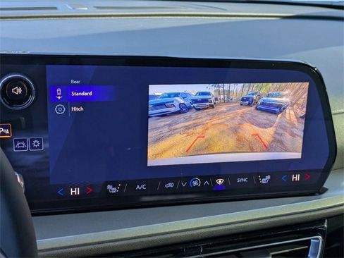 New 2026 Chevrolet Traverse LT image 18