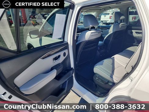 Used 2023 Honda Pilot Elite image 25