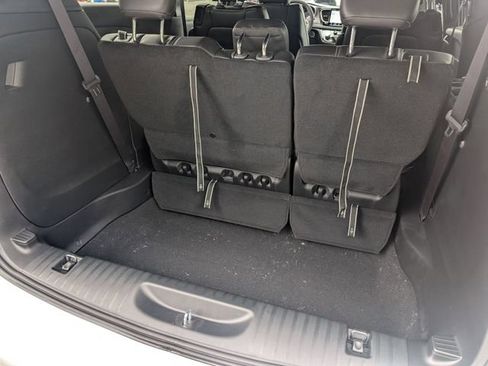 New 2027 Chrysler Pacifica Select FWD image 26