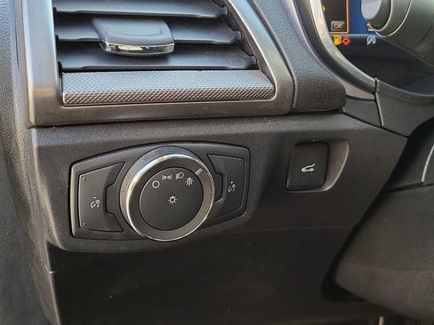 Used 2020 Ford Fusion SE image 18